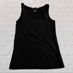 💕 🛍🏙3️⃣ for $1️⃣5️⃣ H&M subtle scalloped trim black tank top
